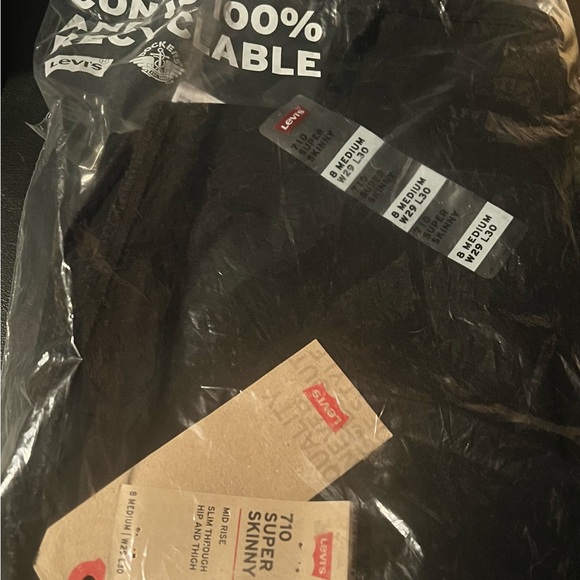 Levi’s 710 Super Skinny high waisted black jeans NWT (tried on once.) Size 29/30 - Picture 3 of 3